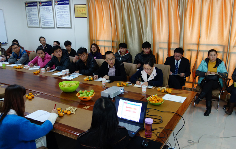 天度第四屆客戶沙龍及網絡營銷分享會于2013年10月23日舉行，30余家客戶參加了本次沙龍和講座，并給予高度贊許和認可。事實證明，天度在不斷強化產品和服務品質的同時，我們還持續(xù)不斷加強對客戶網站運營和營銷推廣上的支持。選擇天度，就是選擇了一條通往新媒體營銷和電子商務的捷徑。