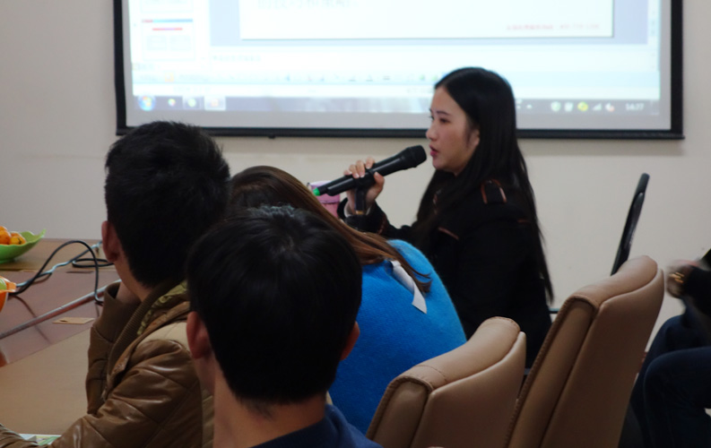 昆明天度網絡公司從2013年開始籌備新媒體營銷公益講座和老客戶網絡營銷沙龍，我們邀請了國內網絡營銷和移動互聯(lián)網營銷專家親臨公司，為保證培訓質量和溝通效果，我們每次只邀請20-30家老客戶參加（全免費），我們將秉承全公益、全免費、不推銷任何產品和服務、只講干貨等原則，為新老客戶創(chuàng)造更多價值。